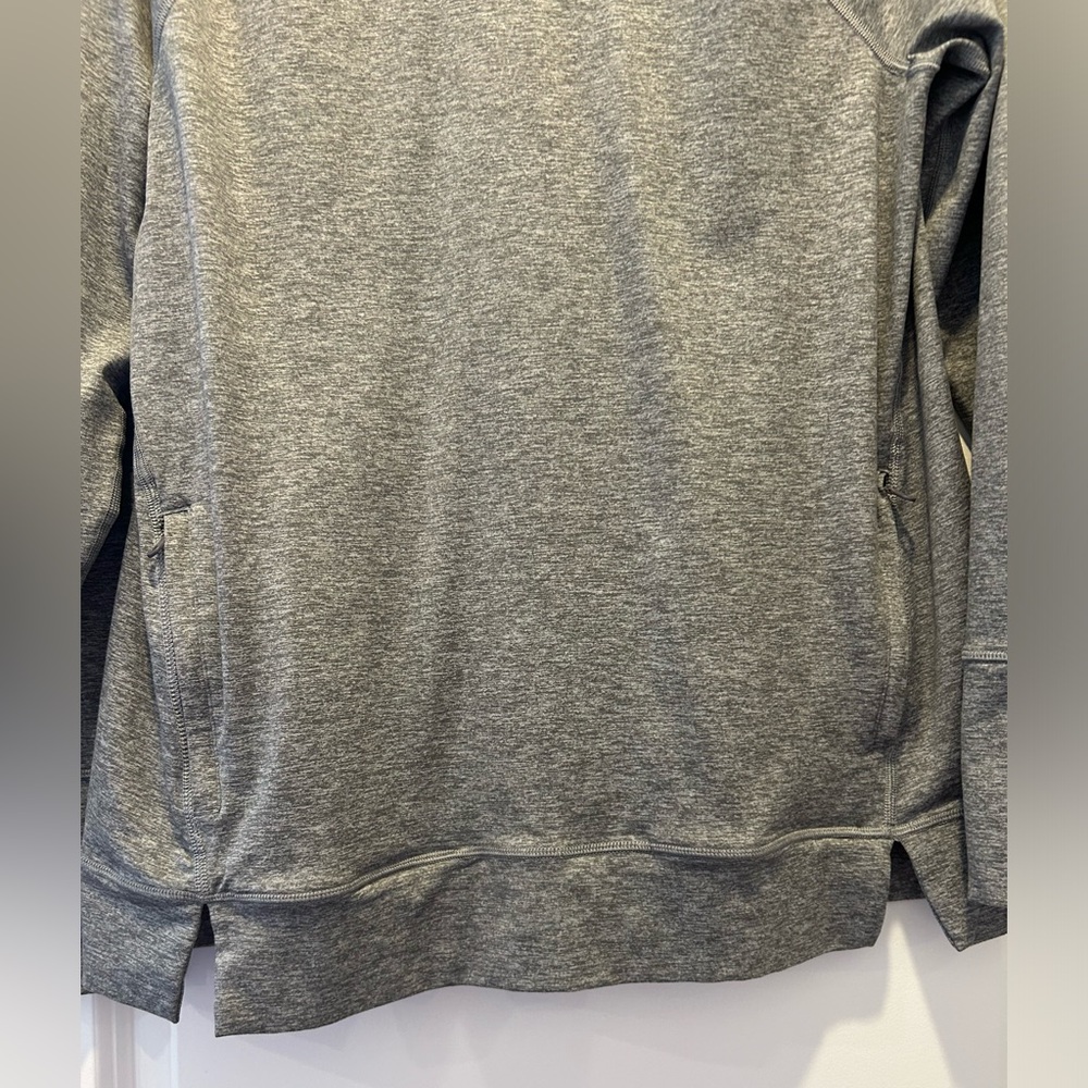 Aerie OFFLINE Gray Performance Hoodie Pullover Athletic Sweatshirt Thumbholes M - Picture 2 of 5